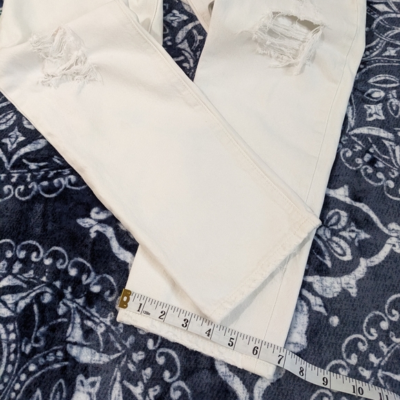 Levi's White 501 CT Customized & Tapered Distressed Crop Cotton Button Fly Jeans - Picture 7 of 16